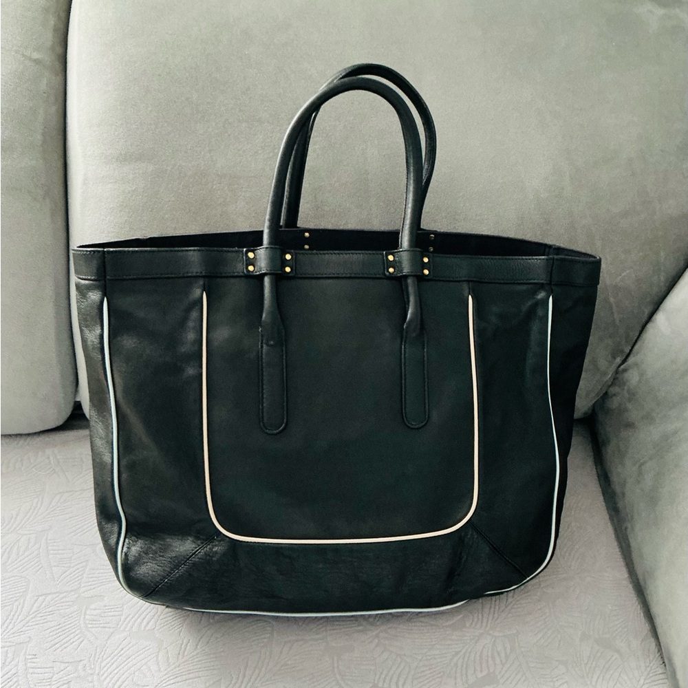 Authentic CHLOE spacious tote bag 🖤🤍🖤🤍